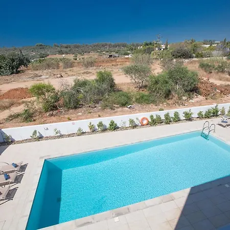 Rent Your Dream Holiday And Look Forward To Relaxing Beside Your Private Pool 1687 Villa *