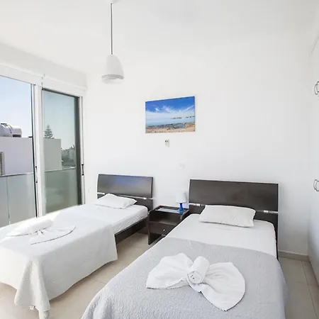 Rent Your Dream Holiday And Look Forward To Relaxing Beside Your Private Pool 1687 Willa Protaras