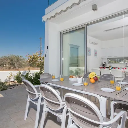 Rent Your Dream Holiday And Look Forward To Relaxing Beside Your Private Pool 1687 * 프로타라스
